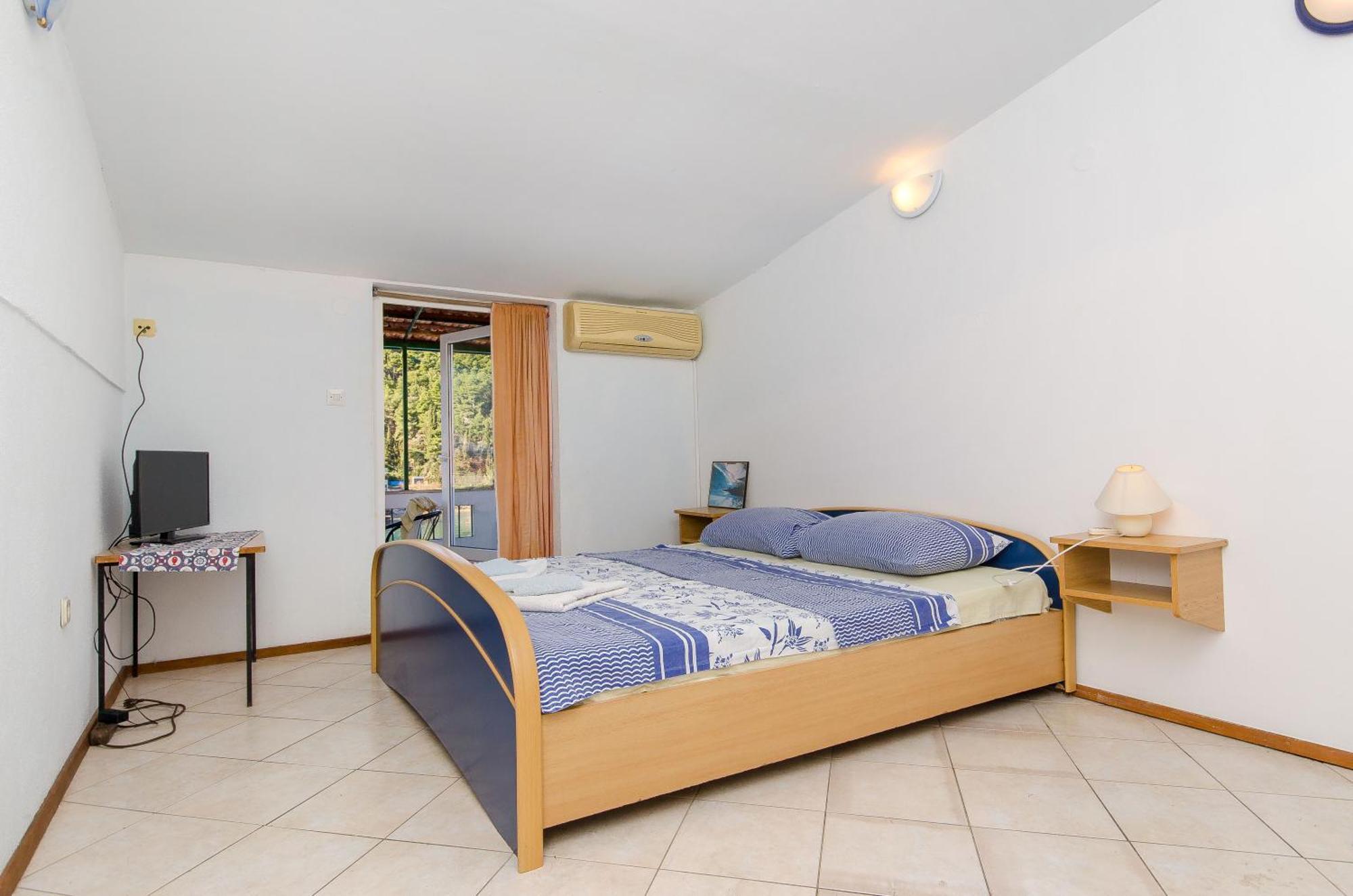 Studio Apartments Klara And Rio Stomorska Dış mekan fotoğraf