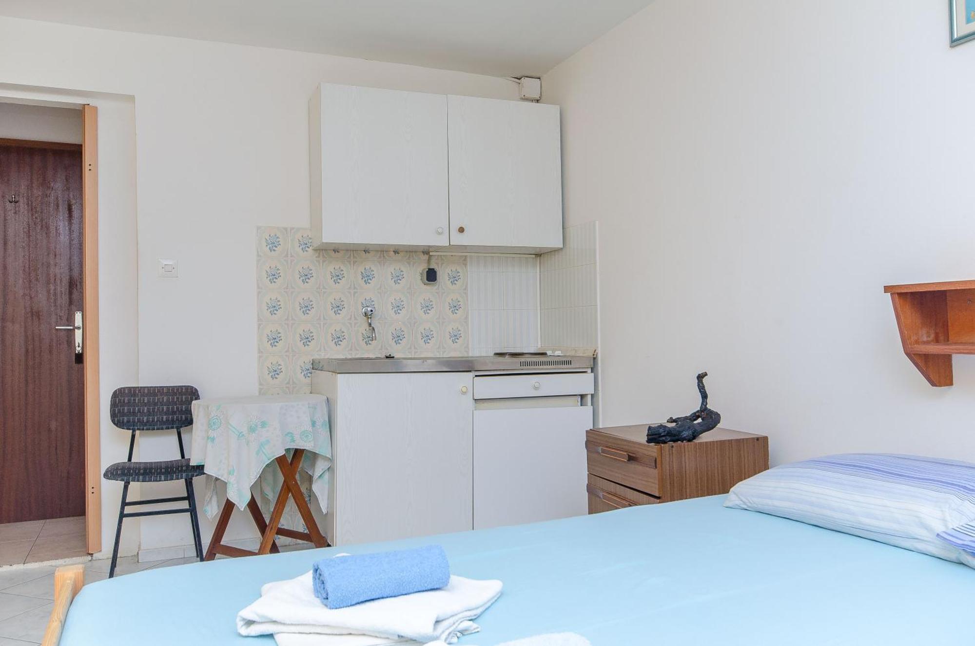 Studio Apartments Klara And Rio Stomorska Dış mekan fotoğraf